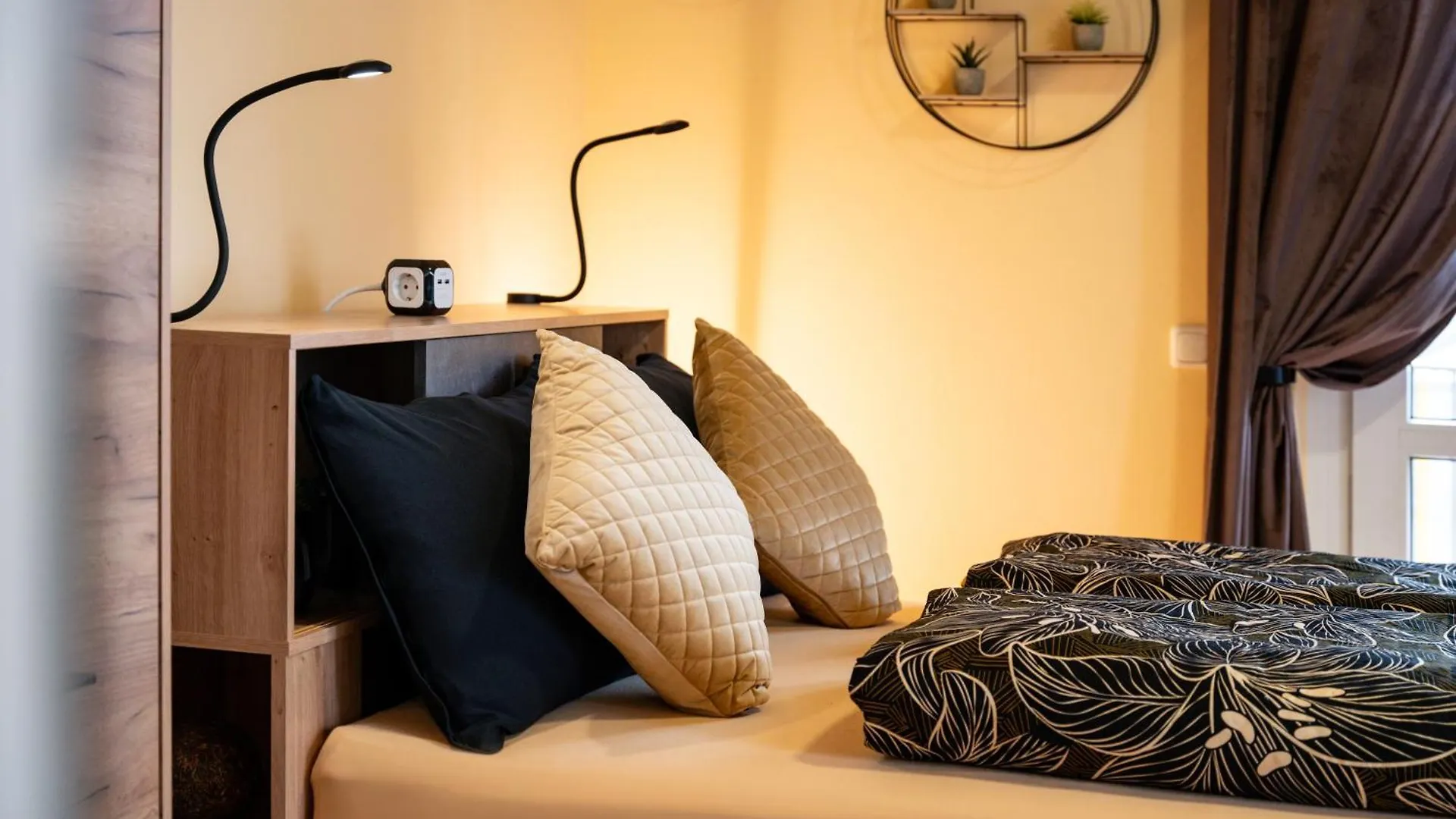 Panorama In The Heart Of The City Innsbruck Apartment